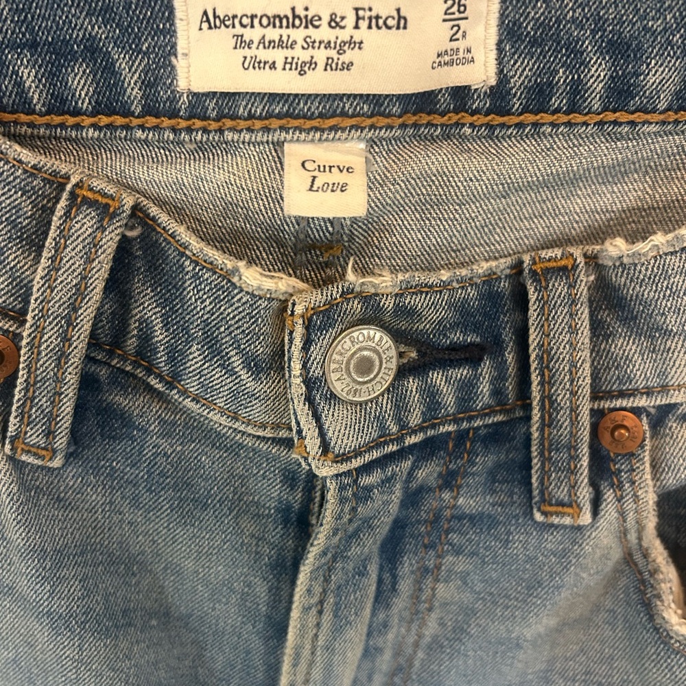 Abercrombie & Fitch Women’s Ankle Straight Ultra High Rise Jeans
